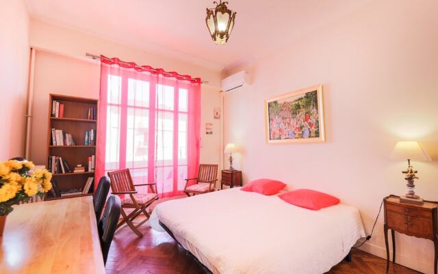 BLUE BEACH AP4172 bY RIVIERA HOLIDA HOMES