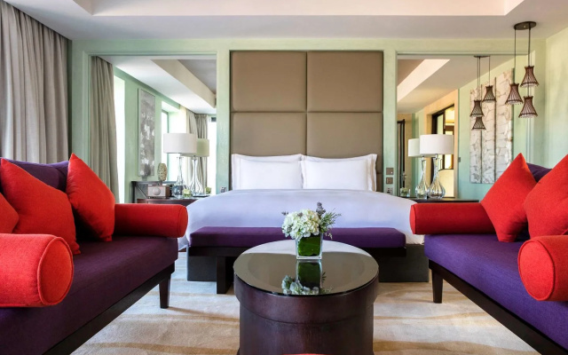 Royal Saray Resort