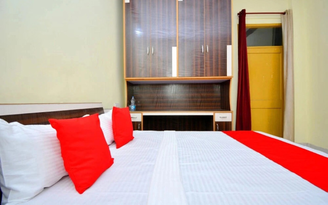 White House By OYO Rooms