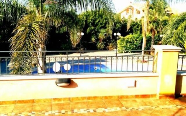 VV Holiday Villa