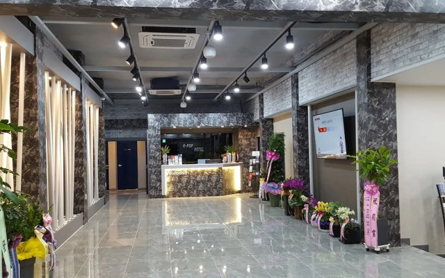 K-Pop Hotel