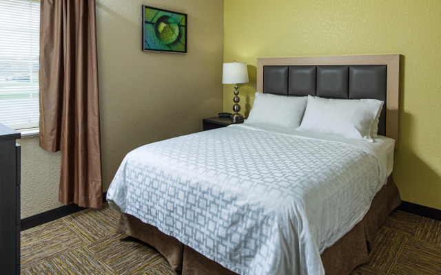 Candlewood Suites Appleton by IHG