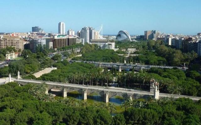 Luminous & Cosy Down Town Apartment