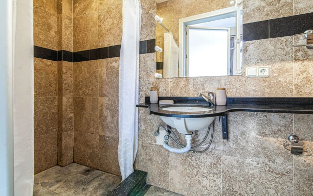 Vibrant Flat With Excellent Location in Beyoglu