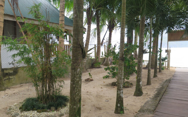 La Salangane Caalan Beach Villa