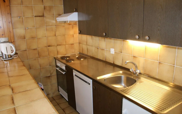 Stunning Apartment With Mountain Views