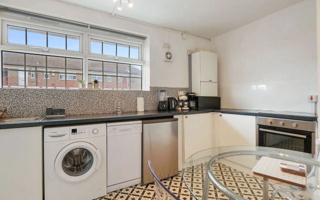 The Xavier Flat by Kasar Stays