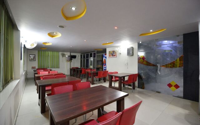 OYO 3311 Hotel Apple 9