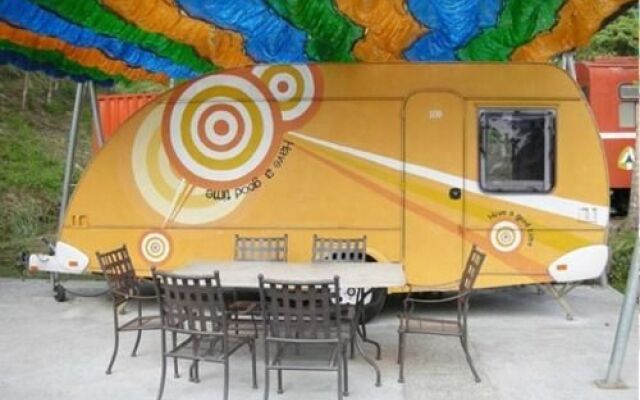 Jhuci Station Holiday Centre