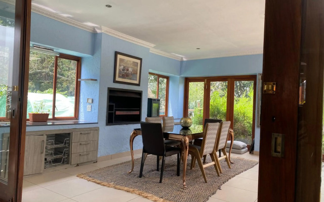 The Ridgeback, 4 Bedroom House Bryanston