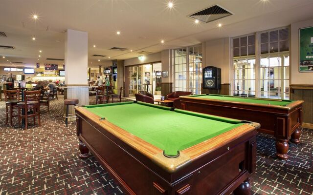 Nightcap at Sylvania Hotel