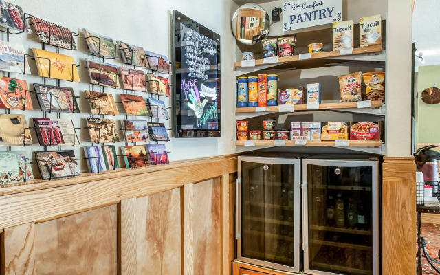 Quality Inn & Suites Farmington