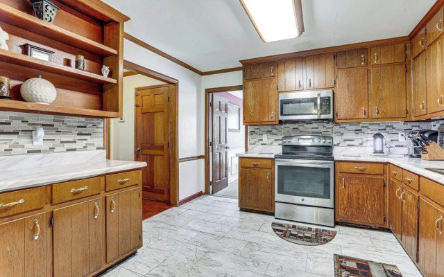 Pet-friendly House w/ Deck in Lawrenceville