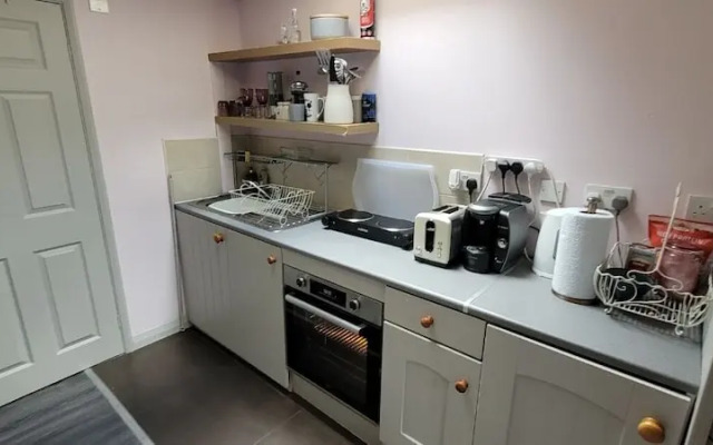 Cosy Self-contained Studio Flat in Bristol