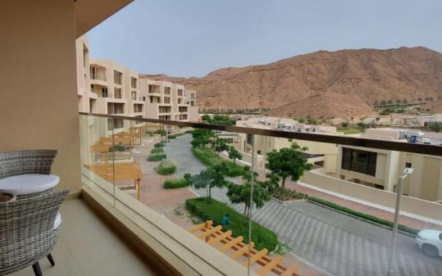 ONE Elegant Apartment in Muscat Bay 02