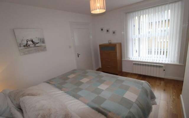 Flat 8 Palm Court