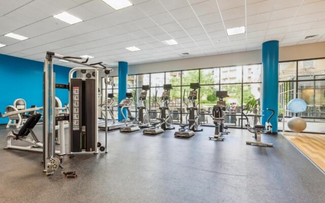 Stylish 1 BR Apartment w Movie Theater