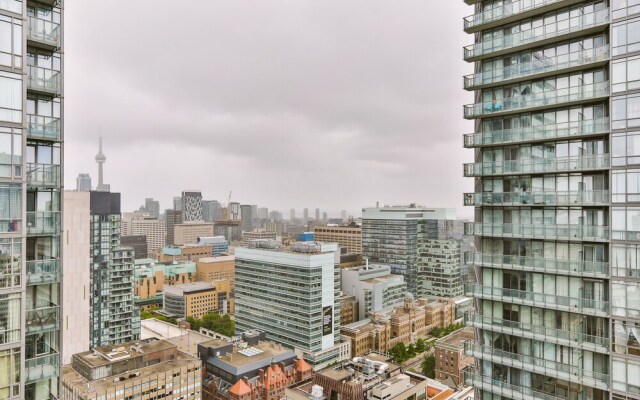 Bright Sub-Penthouse on Bay St