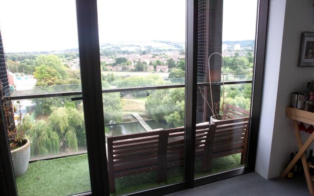 2 Bedroom Apartment Near Airport