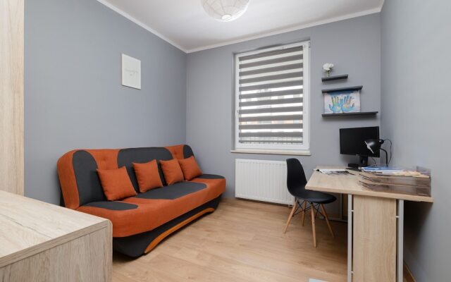 Osiedle Avia Apartment by Renters