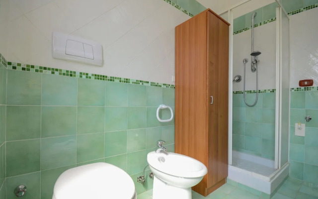 Apartment With Lovely Pool