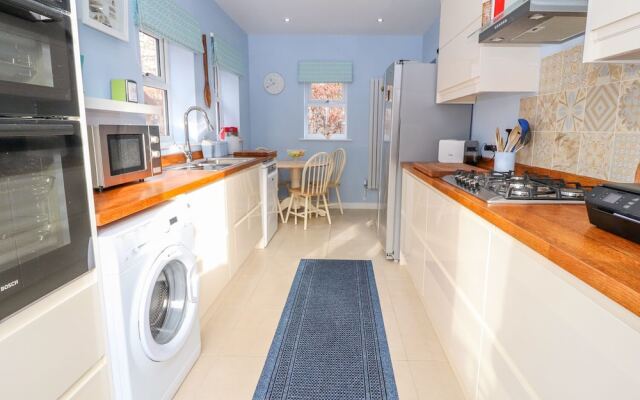 Canal View Cottage