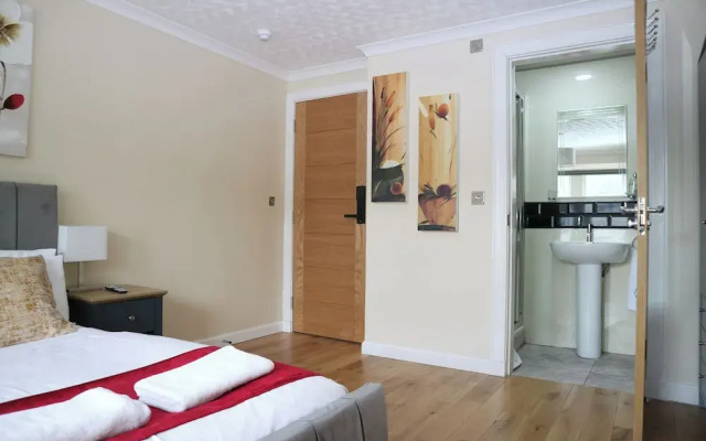 Tranent Bridge House - 6 Bedroom Retreat
