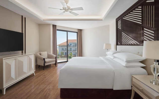 Renaissance Danang Hoi An Resort & Spa – Guest Rooms – Da Nang