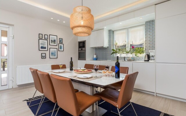 Amazing Home in Polje With Wifi and 5 Bedrooms