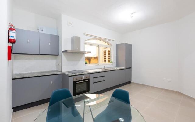 Sliema Charming: 3BR Apartment Near the Beach by 360 Estates
