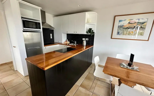 Waiheke Island - Onetangi Beachfront Apartments