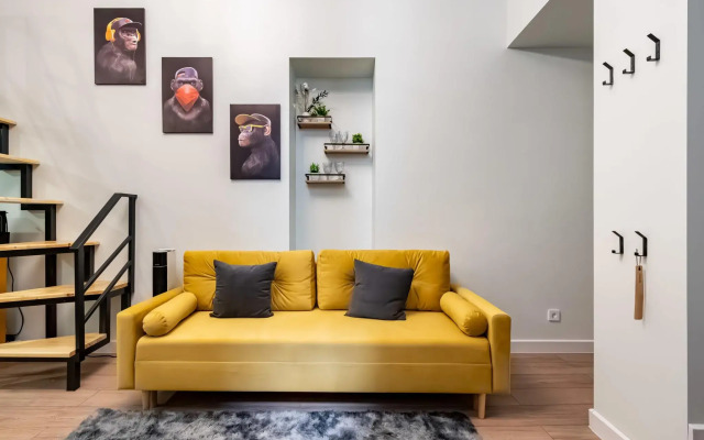 Метры в центре на улице Лахтинская 9