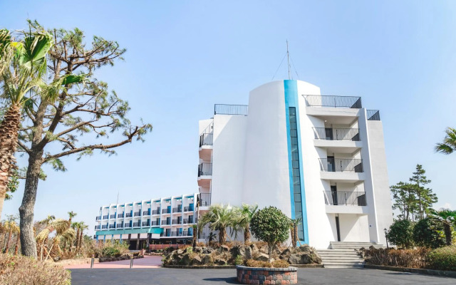 Hallim Resort