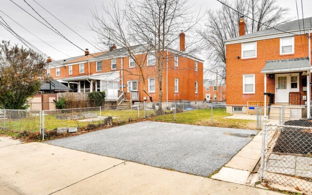 Modern & Spacious Townhome: 9 Mi to Dtwn Baltimore