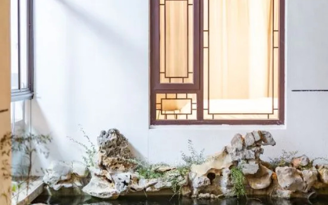 Jinglong Xiaozhu Boutique Hotel