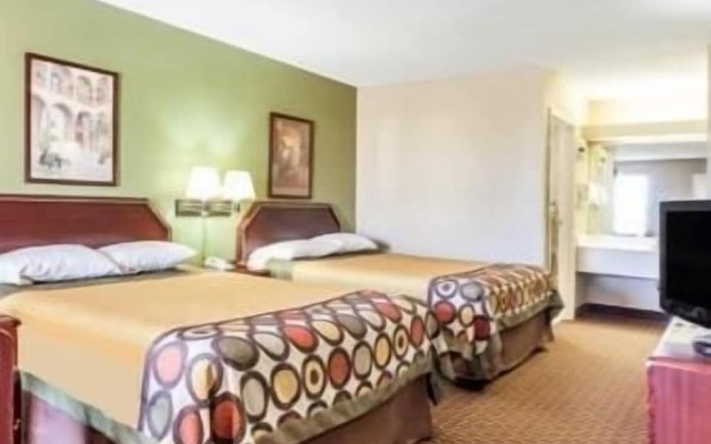 Super 8 By Wyndham Madison/Ridgeland Area