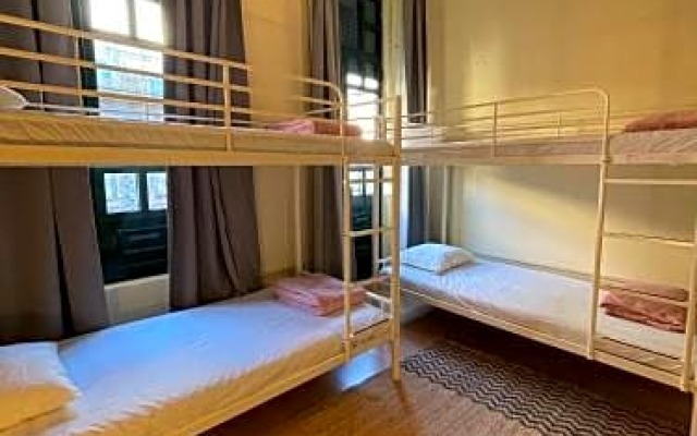 Teodora Accommodation Hostel & Suits