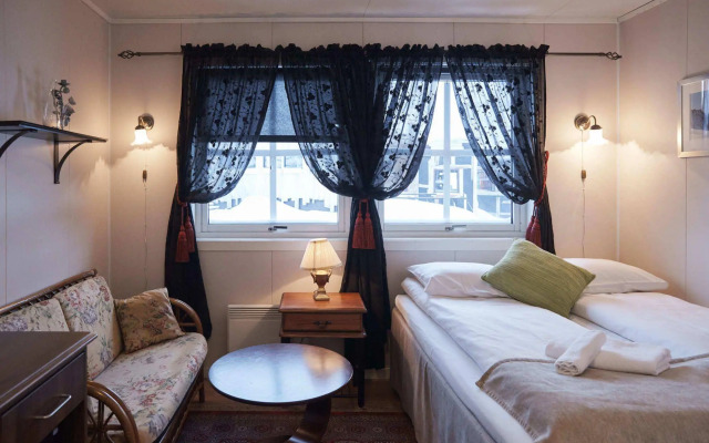 Mary-Ann's Polarrigg