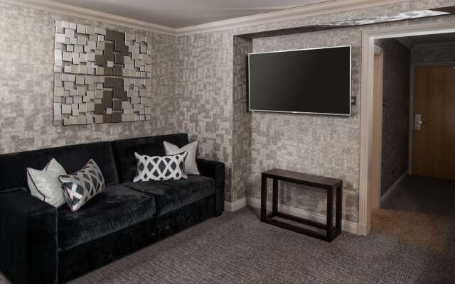Carlton Hotel