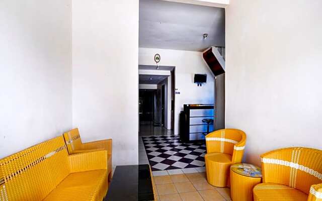 OYO 90263 Hotel Diva Golf