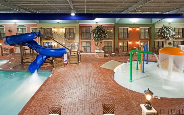 Holiday Inn Hotel & Suites Minneapolis - Lakeville by IHG