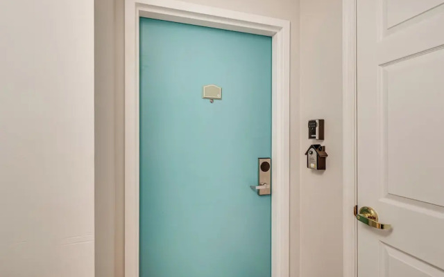 Smith Mountain Lake Condo w/ Pool Access