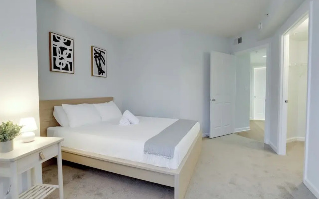 Cozy & Comfortable Condo in Ballston