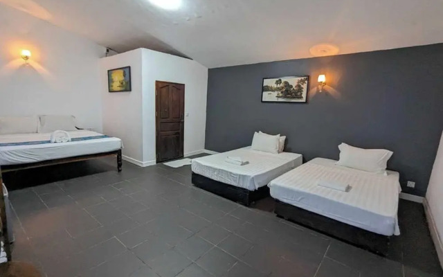 FourRest Hostel