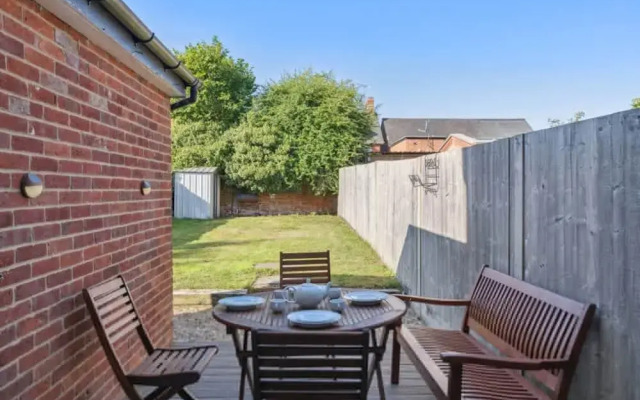 Fern House - Cosy 3 Bedroom House With Garden