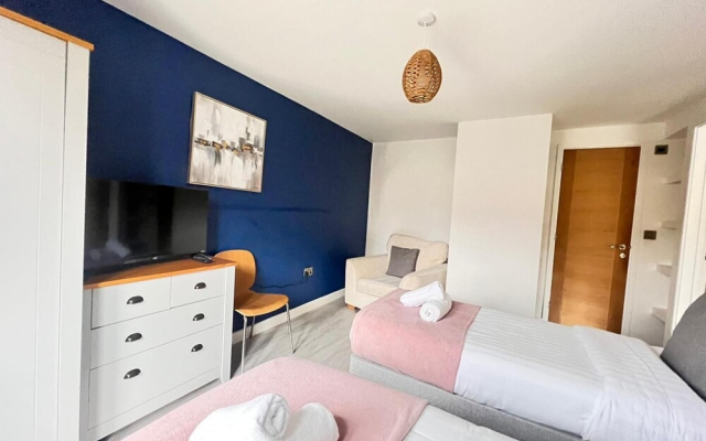 Tanzanite Apartment in Cambridge