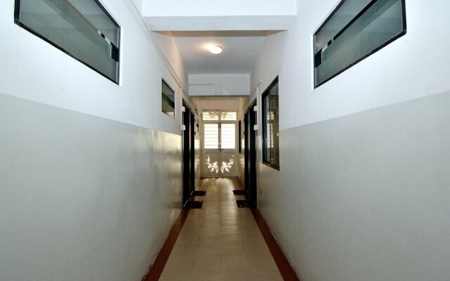 Hotel Majestic Deluxe Lodging by OYO Rooms