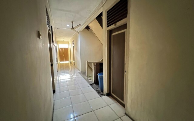 OYO 92675 Hotel Rosna