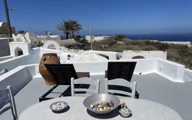 Charming 2-bed Villa in Thera With Outdoor hot tub