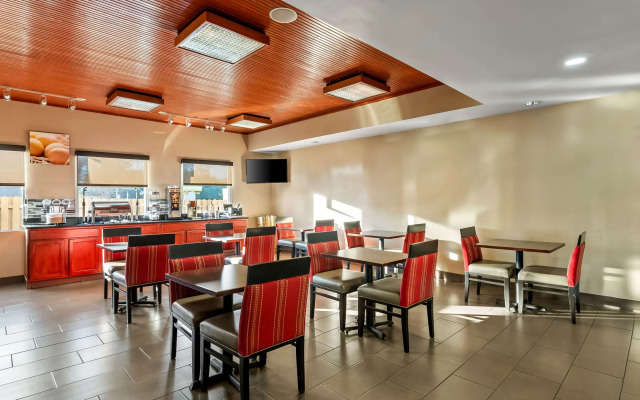 Comfort Inn & Suites